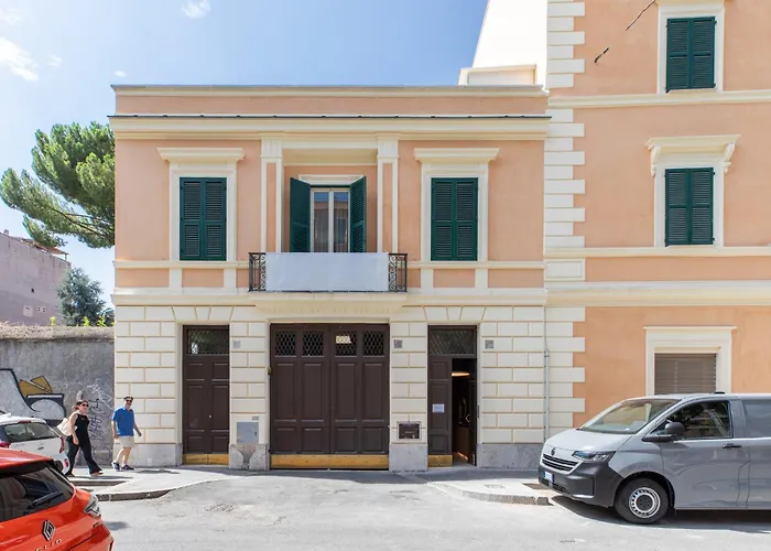 Iflat Modern Sunlit Studio Apt By The Colosseum
